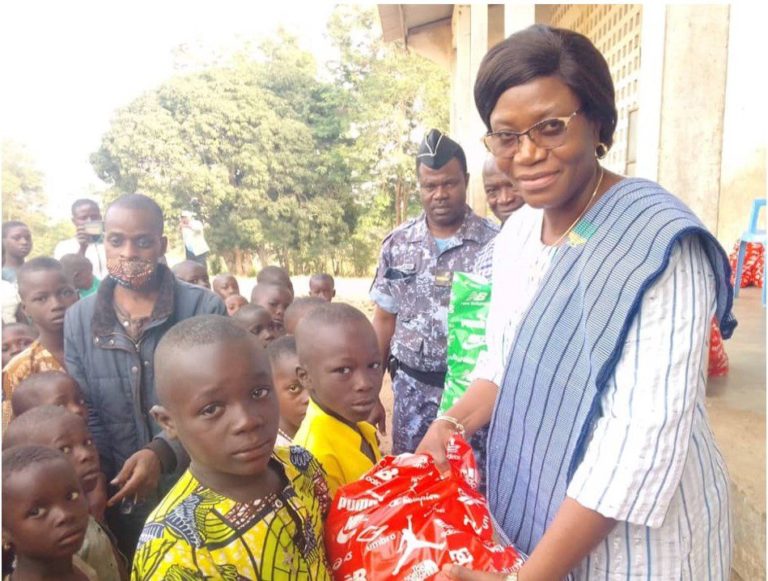 Projets sociaux : A  Danyi, la ministre Apedoh- Anakoma fait d’importantes annonces