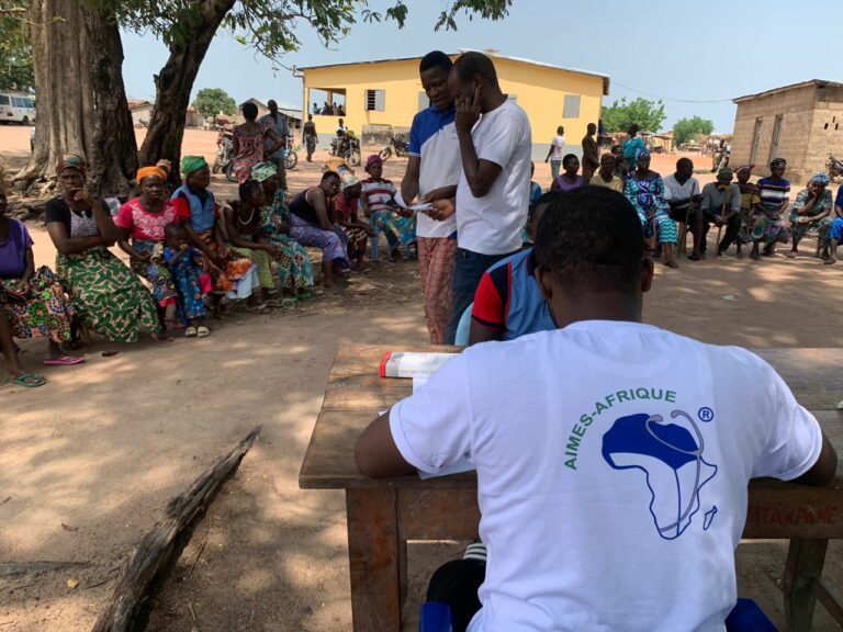Mission médico-chirurgicale foraine gratuite : Dans l’Ogou, AIMES AFRIQUE redonne du sourire aux populations